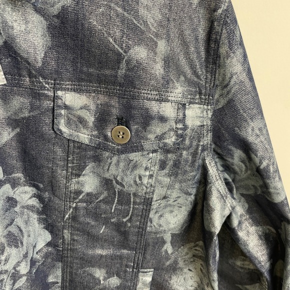 Chico's Womens Denim Jacket Floral Jean Silver Accent Full Zip Size 1 Medium NWT - Picture 2 of 12